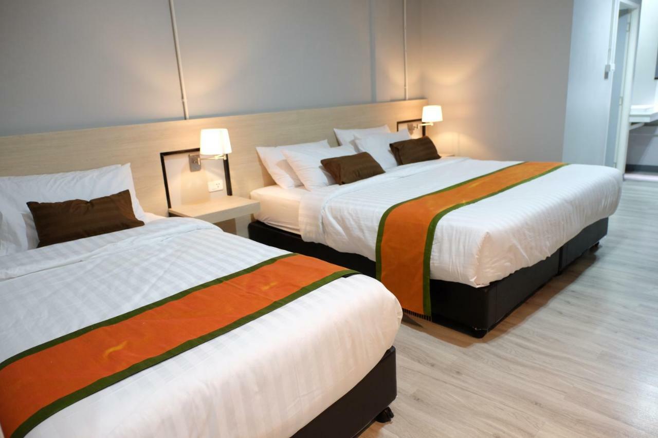 Siam Stadium Hostal