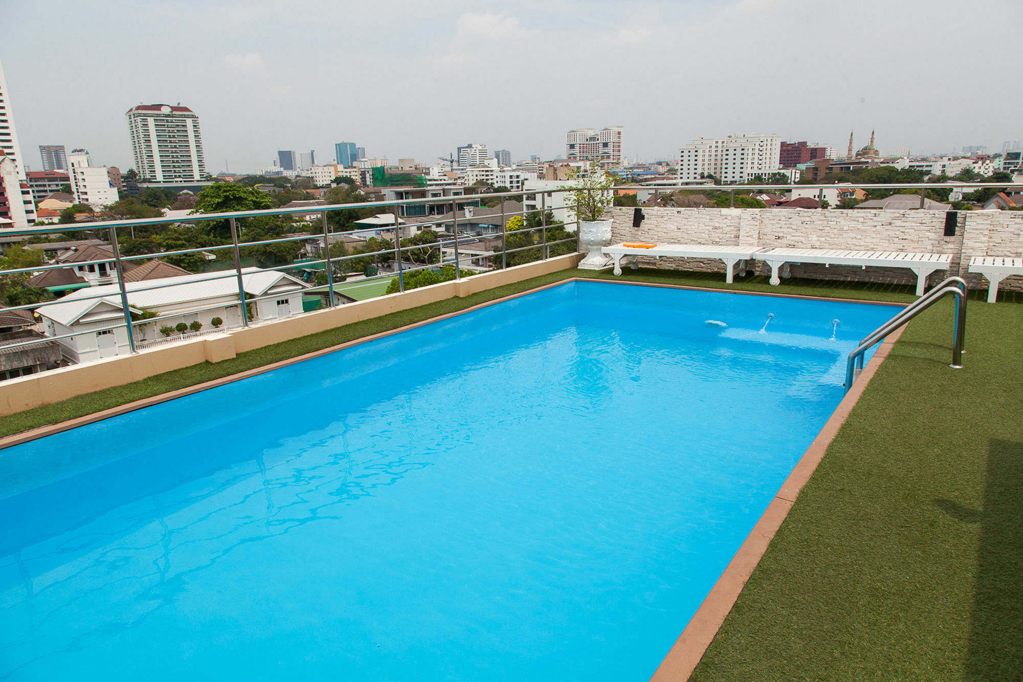Zen Ekkamai Hotel 3*