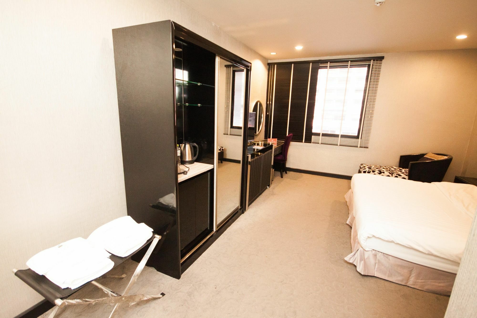Zen Premium Sukhumvit 33 Hotel
