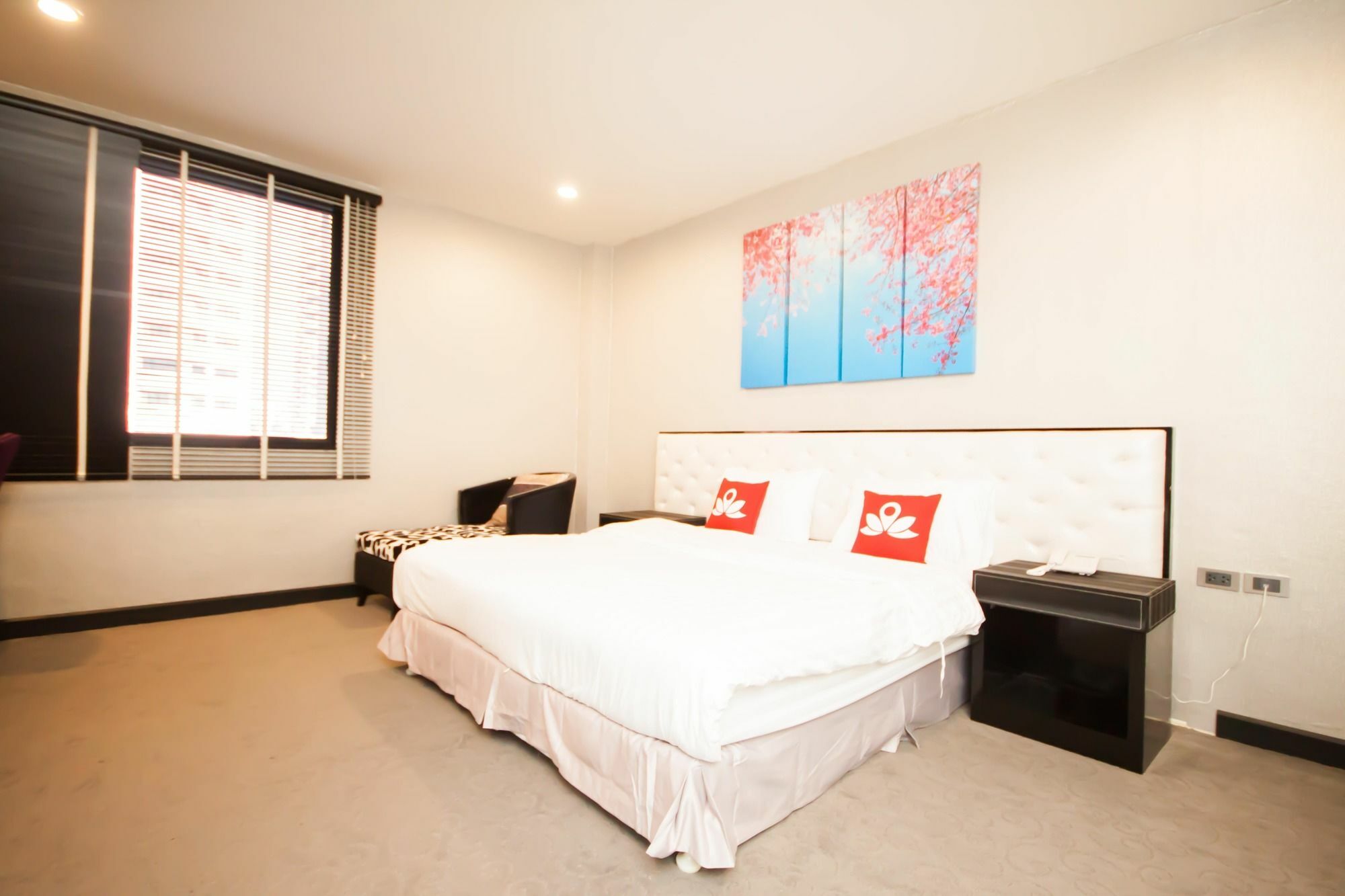 Zen Premium Sukhumvit 33 Hotel 3*