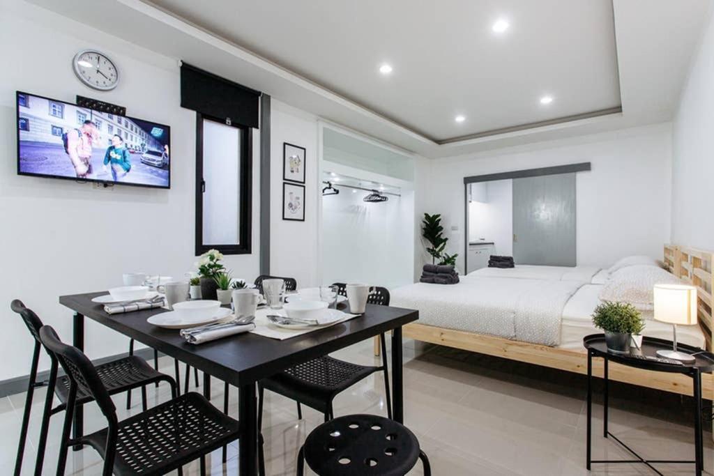 P4 Silom Large 2beds Full Kitchen Wifi 4-6pax Appartement *