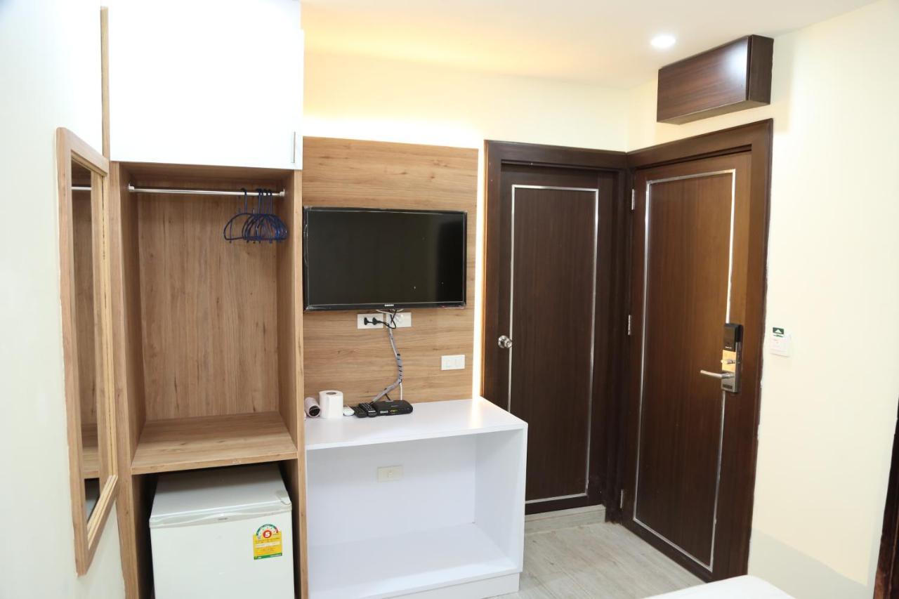 Khách sạn Rose Nana 2*