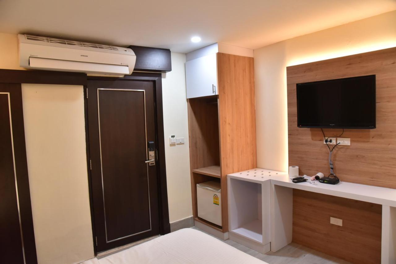 Khách sạn Rose Nana 2*