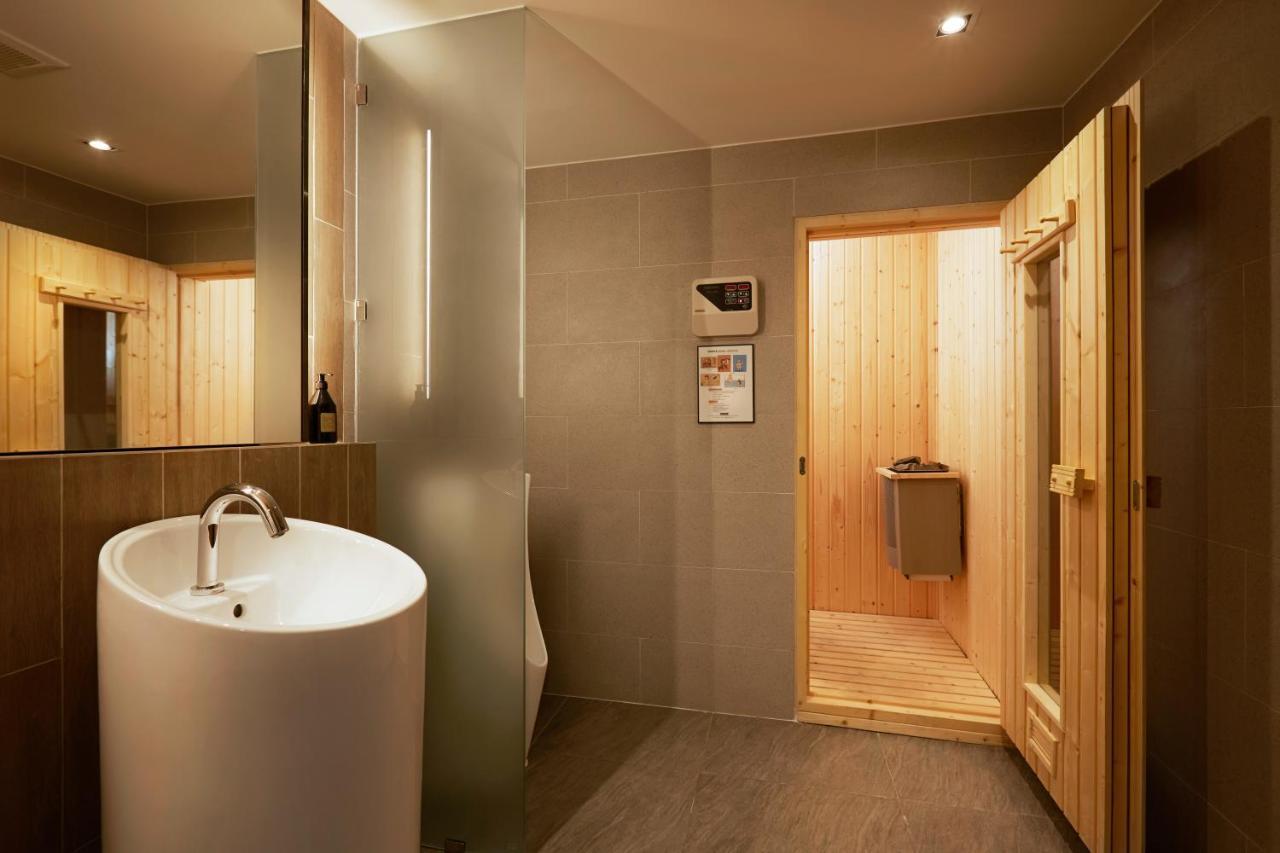 Hotel The Quarter Phromphong By Uhg Bangkok