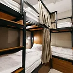 Ploen Bangkok Hostel - Adults Only