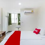 Oyo 439 Bed & Bus