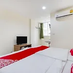 Oyo 439 Bed & Bus