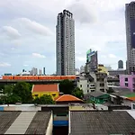 Snoozzze Hostel