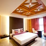 Siam Paradise Entertainment Complex