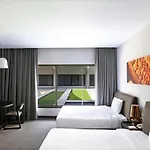 S Ratchada Leisure Hotel