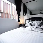 Thonglor Suites Hotel