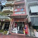 Wannab Hostel