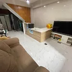Wannab Hostel