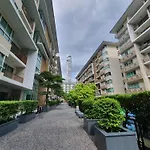 Spacious Condo In Bkk