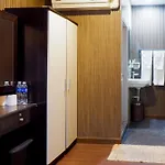 Usman Hostel Halal