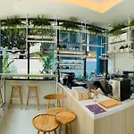 J & L Residence And Spa