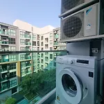 คอนโด 1 ห้องนอน ใกล้บีทีเอสอ่อนนุช สายสีเขียว ที่นอนking Size วิวสระว่ายน้ำ