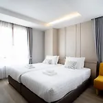 The Riski Hotel at Bangphlat Station SHA