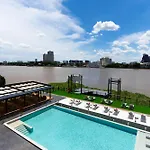 Glow Bangkok Riverside