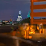 The Giftown Bangkok, Talat Phlu