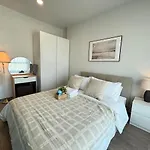 New 1-Bedroom Condo For Rent 0 Meters From Bts Wutthakat