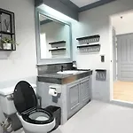 Cozy 2Br Apt In Central Bangkok 5 Mins Bts 110 Sqm By Mattco