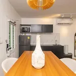2 Bedrooms For 3 Guest Comfy Home At Heart Of Silom - 7A