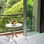 Greenview Ekkamai10 Suite