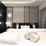 Luxe Design L Wellness & Tropical Retreat L No Fee