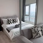 High Floor Luxury Studio With Great Views