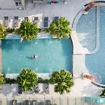 Novotel Living Bangkok Sukhumvit Legacy