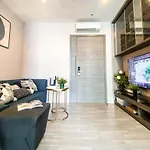 Magnificent Apt 1Br - Ultra Fast Wifi - Ekkamai