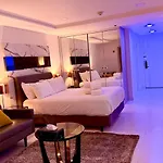 Sukhumvit13 Luxury Suite