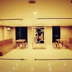 So Boutique