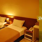 White House Asoke Sukhumvit 18