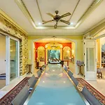Bangkok Grand Villa With Private Pool