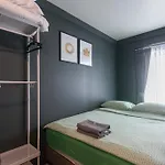 Silom 2 Bedrooms Bts S6