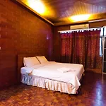Eight Plus Hotel