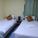 D House Hostel