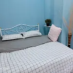 Tia Thai Hostel