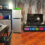 Tuk Tuk House