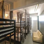 D House Hostel
