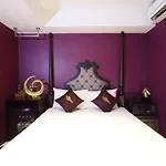 Violet Tower At Khaosan Palace