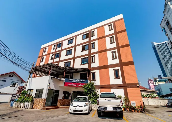 Grannylla Charoenkrung