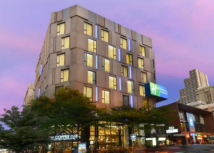 Holiday Inn Express Bangkok Sukhumvit 11, an IHG Hotel - SHA Extra Plus