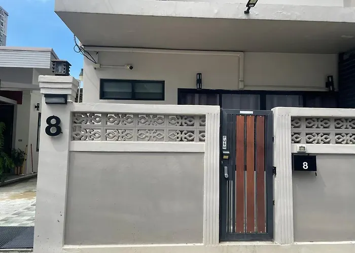 8Finite House