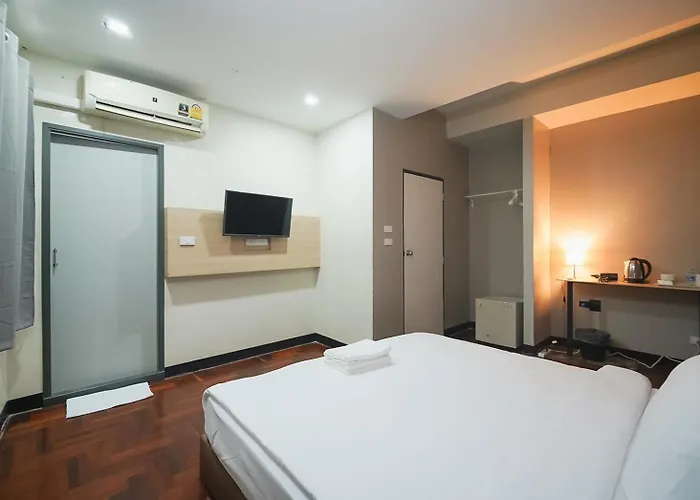 Z โกอินน์ สีลม - สถานีรถไฟฟ้าเซนต์หลุยส์ Go Inn Silom