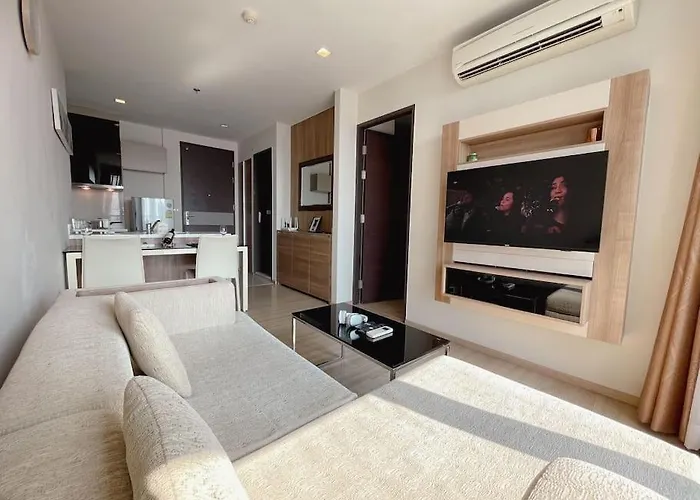 Opulence Riverview With Train Access