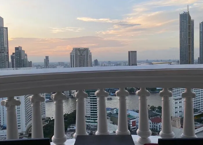Elegant Panoramic River-View Residence