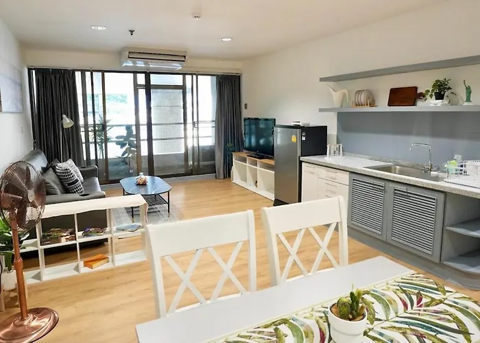 Cozy 2Br Apt In Central Bangkok 5 Mins Bts 110 Sqm By Mattco